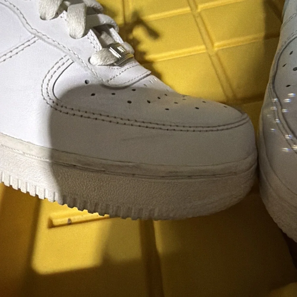 White air force 1s Us 7